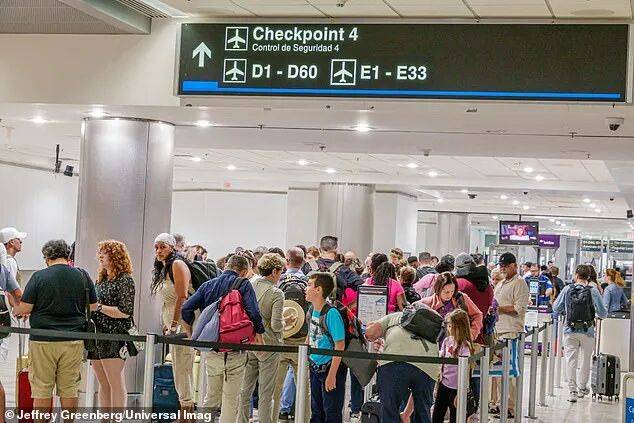 笑死!美国政府关门,公务员为爱发电!妮可·基德曼20年婚姻再破裂,背后竟是…