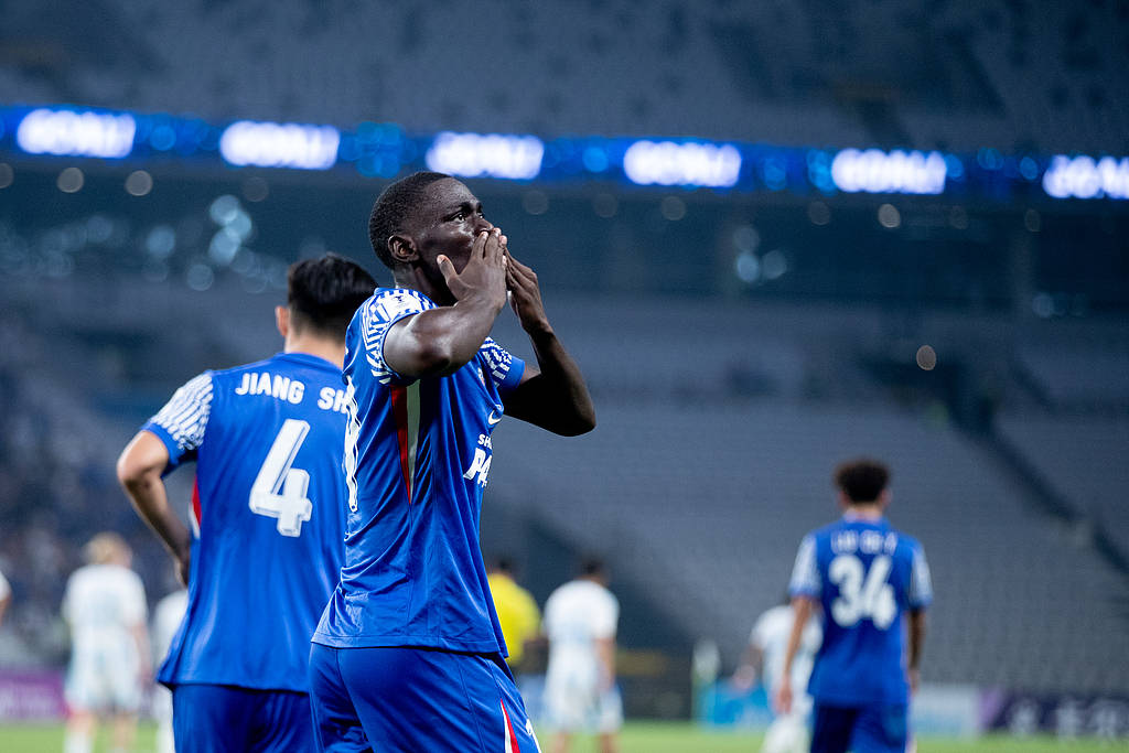 两轮不胜!亚冠-阿苏埃破门+错失两单刀 申花疑遭漏判1-1蔚山