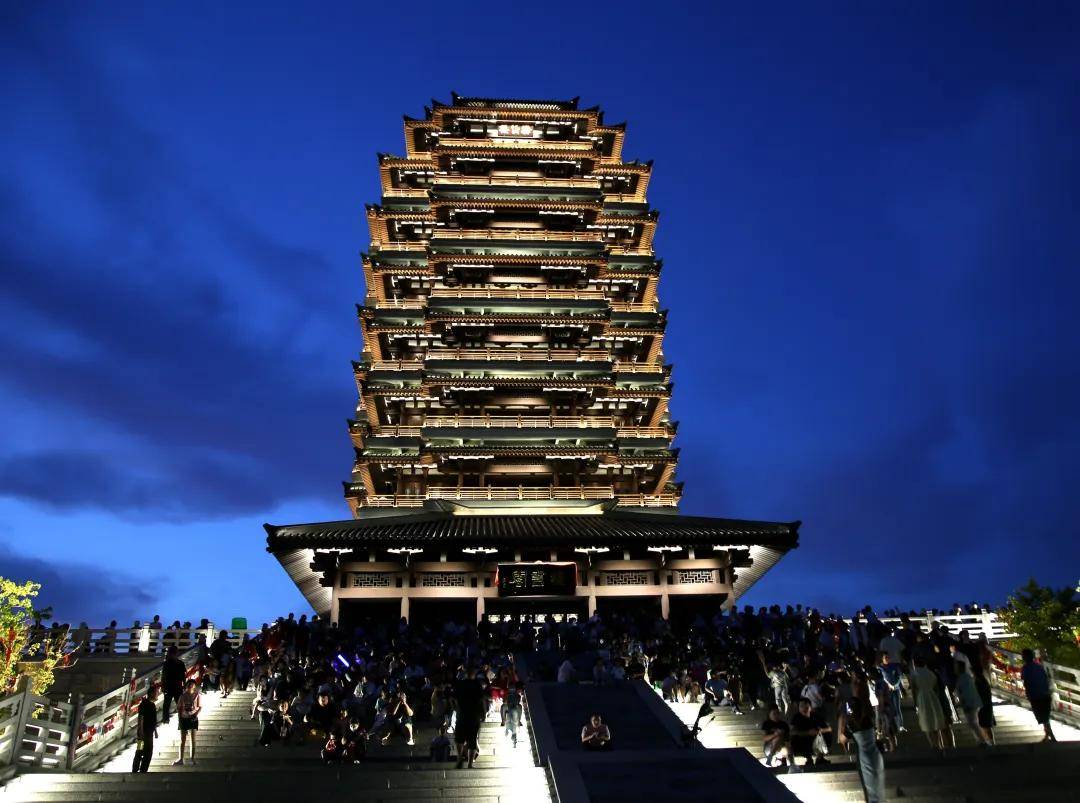 淄博凉了？记者实探：烧烤店“下午5点就排队，凌晨2点才收摊”