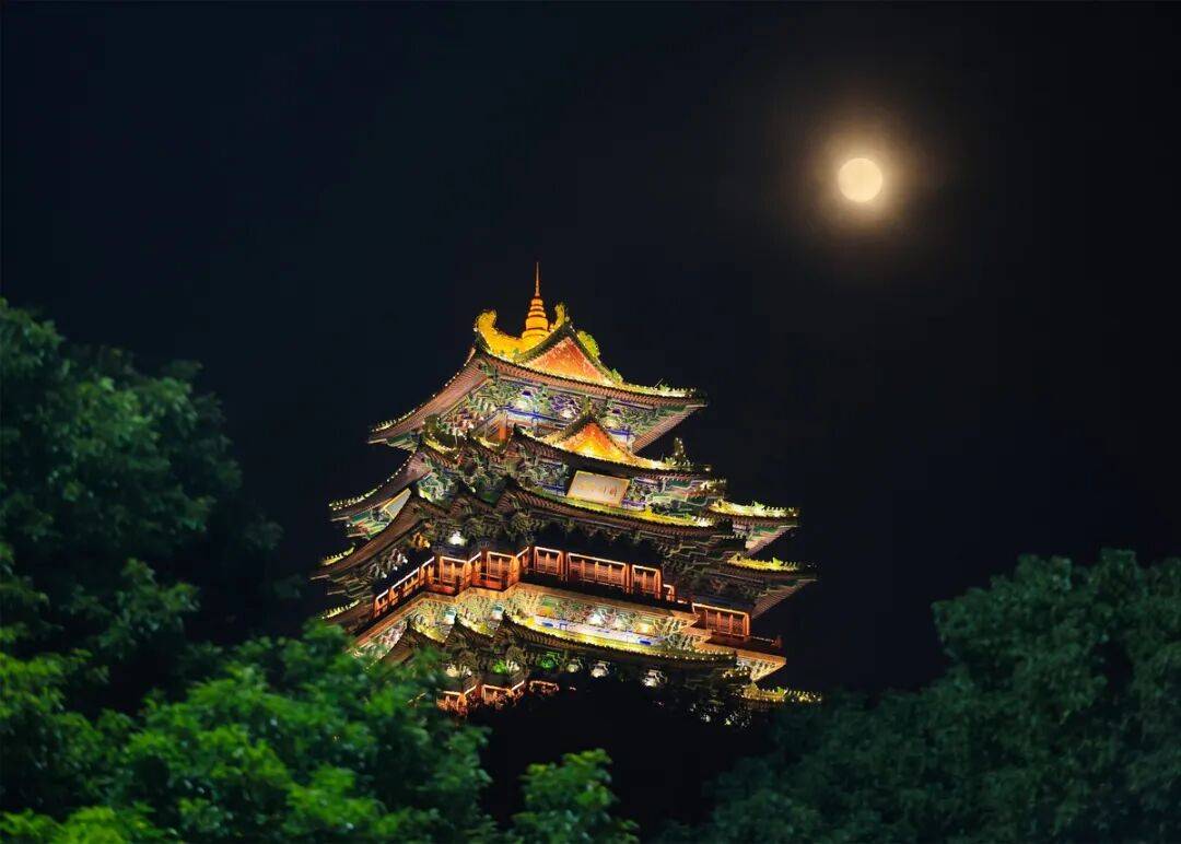 新闻早点|全世界都知道中国人放假了!