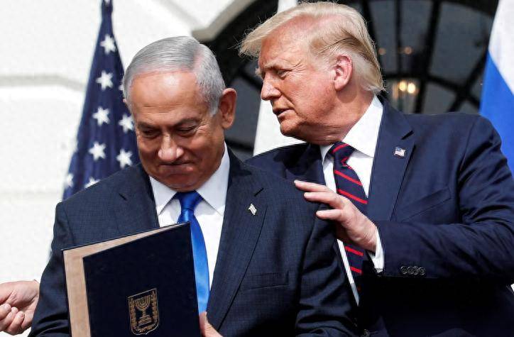 哈马斯最后一刻签字投降,加沙民众涌上街头庆祝,以色列真会信守承诺?