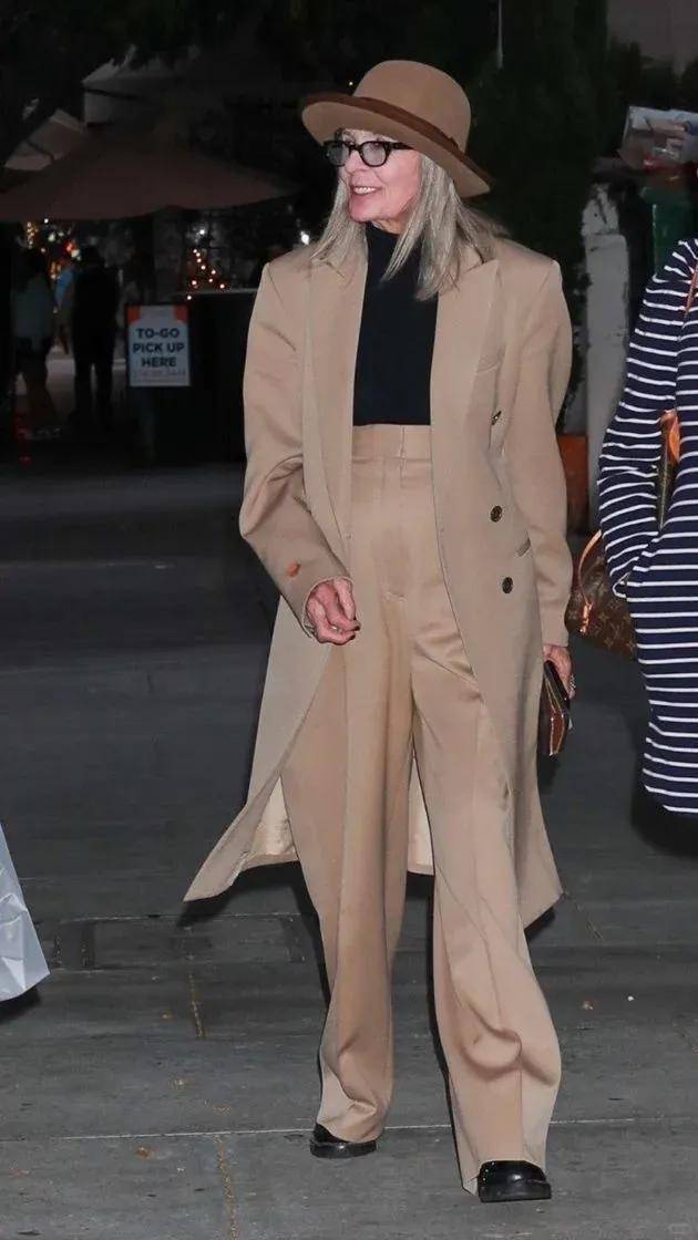 79岁奥斯卡影后离世,她是男神收割机,松弛中性风穿搭鼻祖