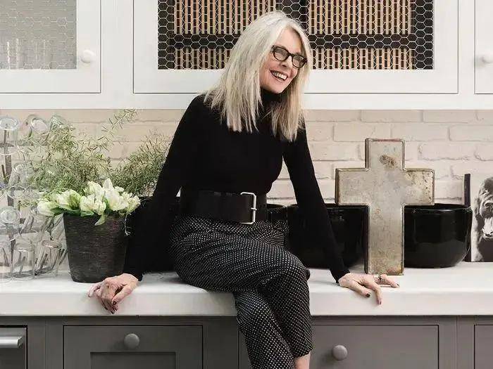 79岁奥斯卡影后离世,她是男神收割机,松弛中性风穿搭鼻祖