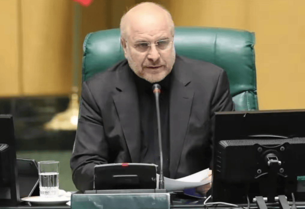 美以战争降级成“找飞行员”？伊外长嘲讽拉满，美国经历最黑暗24小时