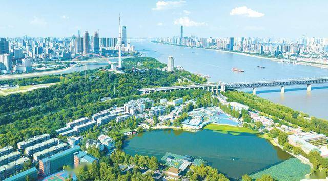 武汉市发展和改革委员会党组书记、主任王洋：以能级跃升挺起发展脊梁 奋力谱写现代化大武汉新篇章
